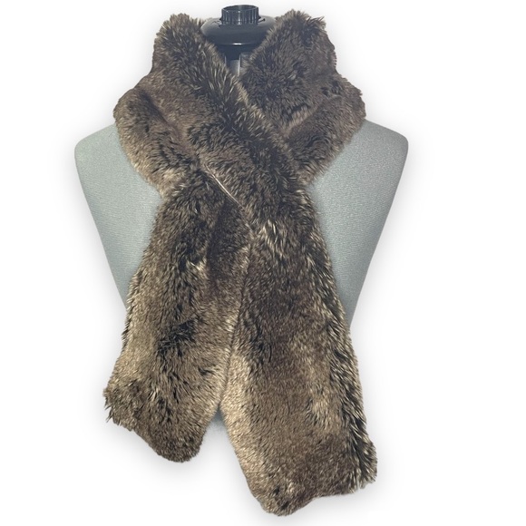 Restoration Hardware Faux Fur Scarf - Picture 4 of 9